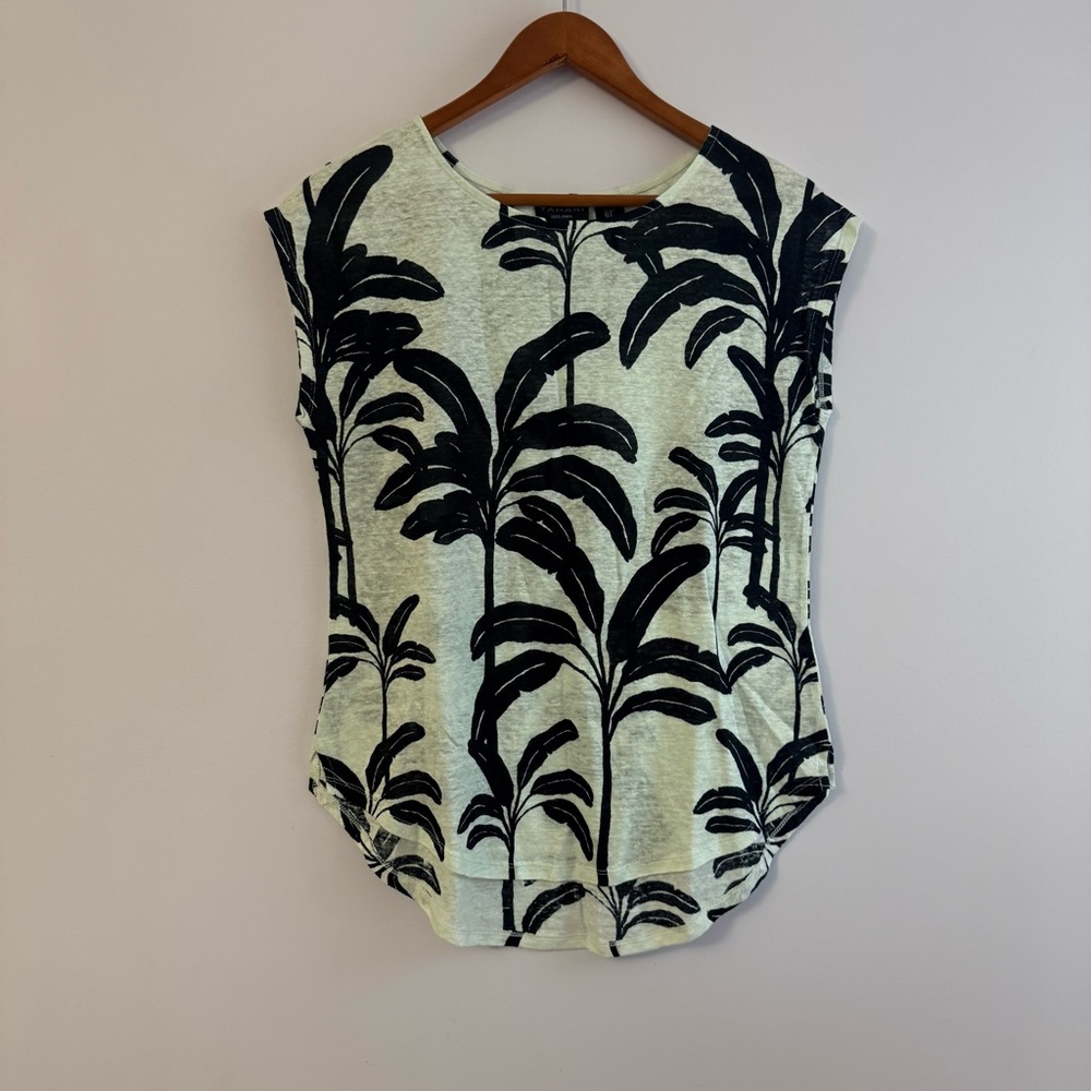 Sleeveless Palm Print Top in Black and White